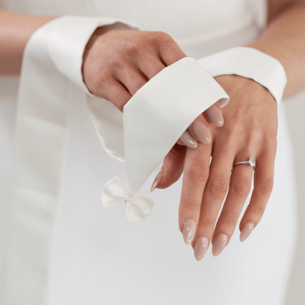 Mabel Hand Tie